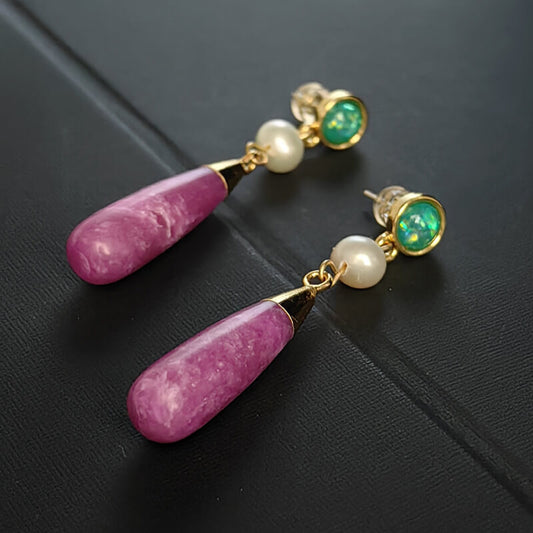 Vintage Jewelry Designer Natural Pearls Earrings