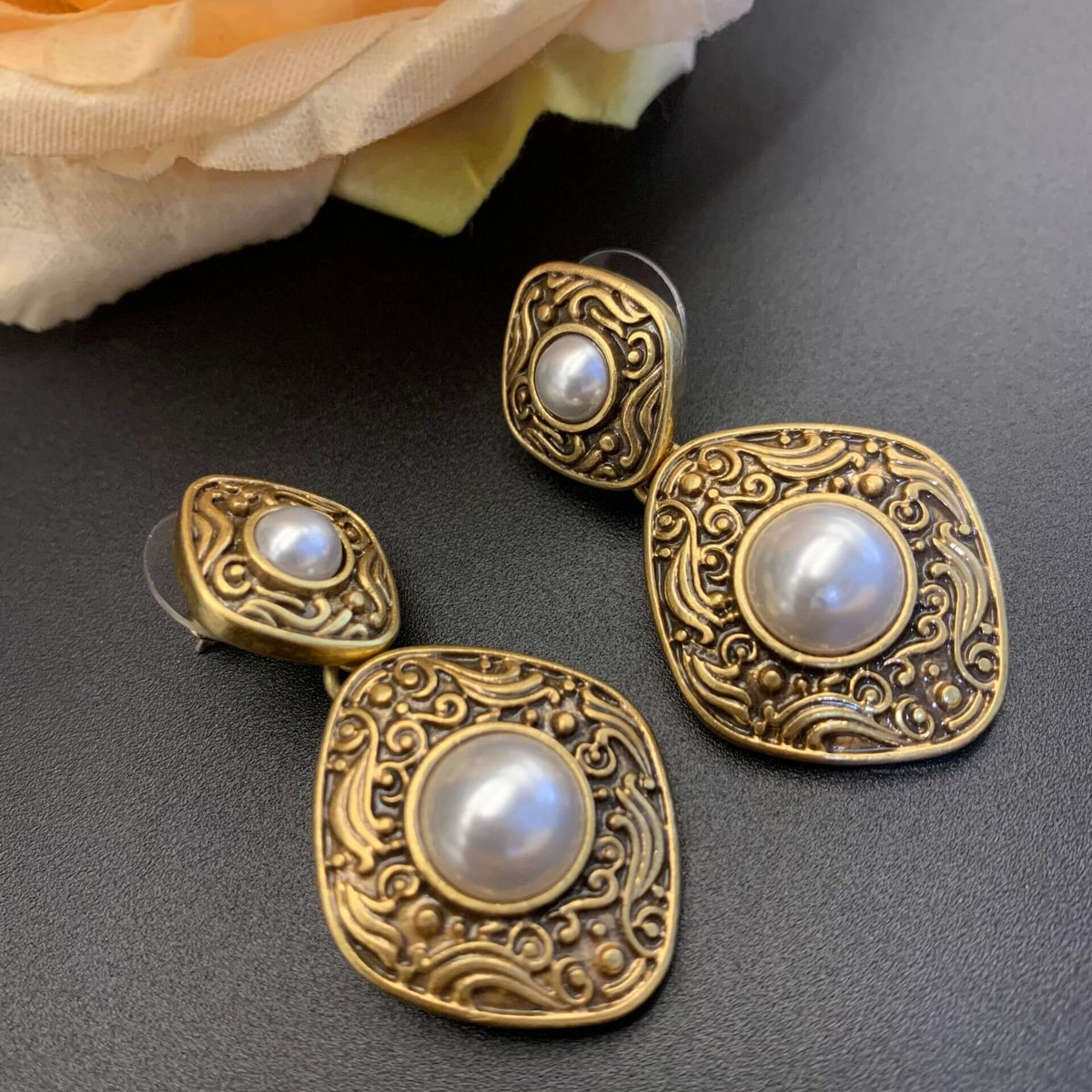 Vintage Jewelry Pearl Copper Drop Earrings
