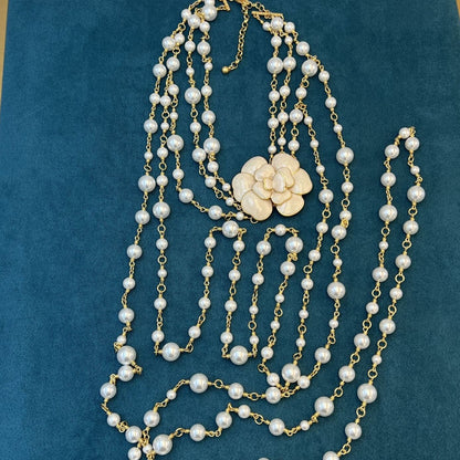 Vintage Jewelry Pearls Floral Necklace