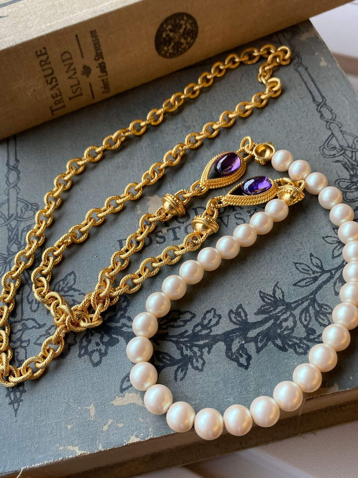 Vintage Jewelry Set Designer Pearl Necklace Earrings Ring