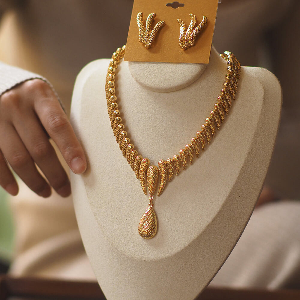 Vintage Jewelry Set Gold Earrings