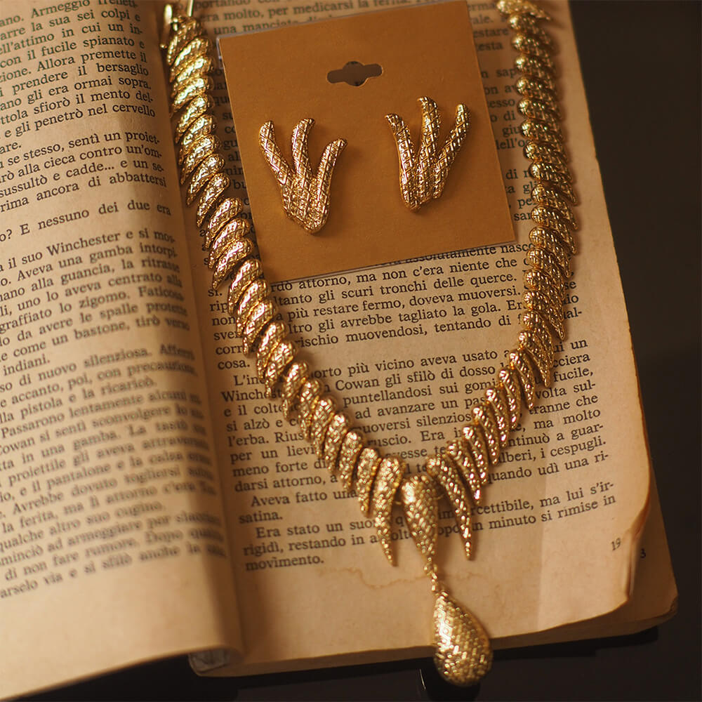 Vintage Jewelry Set Gold Earrings