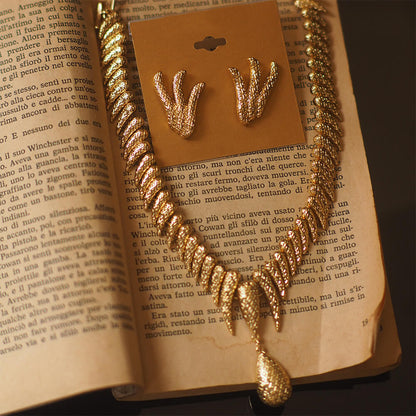 Vintage Jewelry Set Gold Earrings