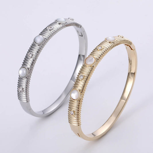 Vintage Jewelry Zircon Gems Bangle