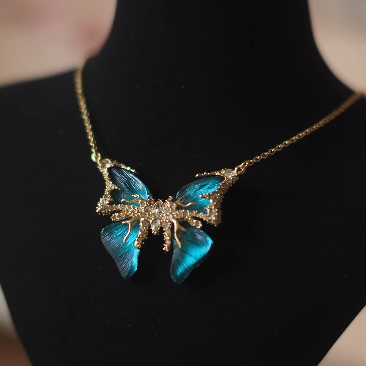 Vintage Jewelry Pearl Butterfly Necklace