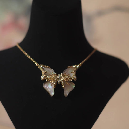Vintage Jewelry Pearl Butterfly Necklace