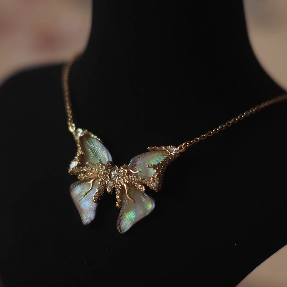 Vintage Jewelry Pearl Butterfly Necklace