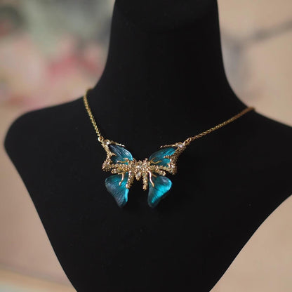 Vintage Jewelry Pearl Butterfly Necklace