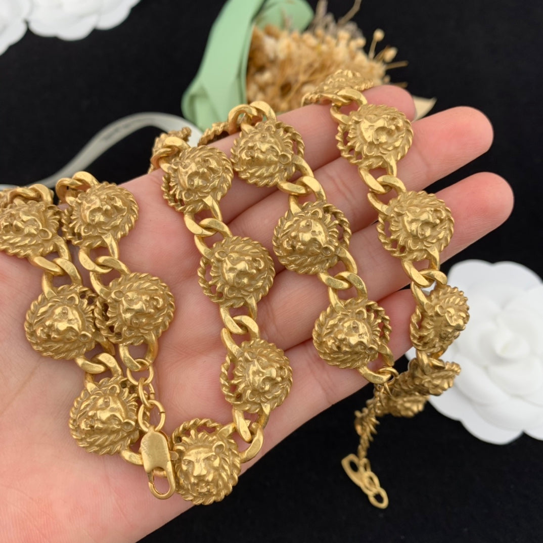 Vintage Jewelry Set Gold V Necklace