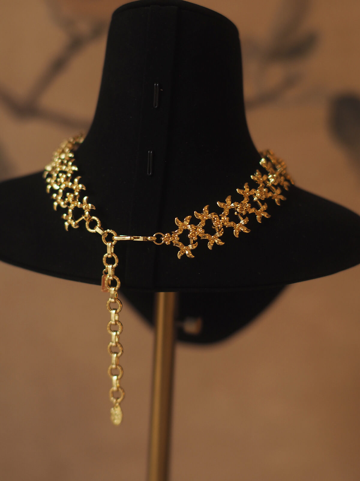 Vintage Jewelry Gold Floral Choker