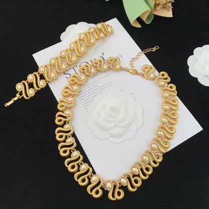 Vintage Jewelry Set Pearl Necklace Bracelet Earrings