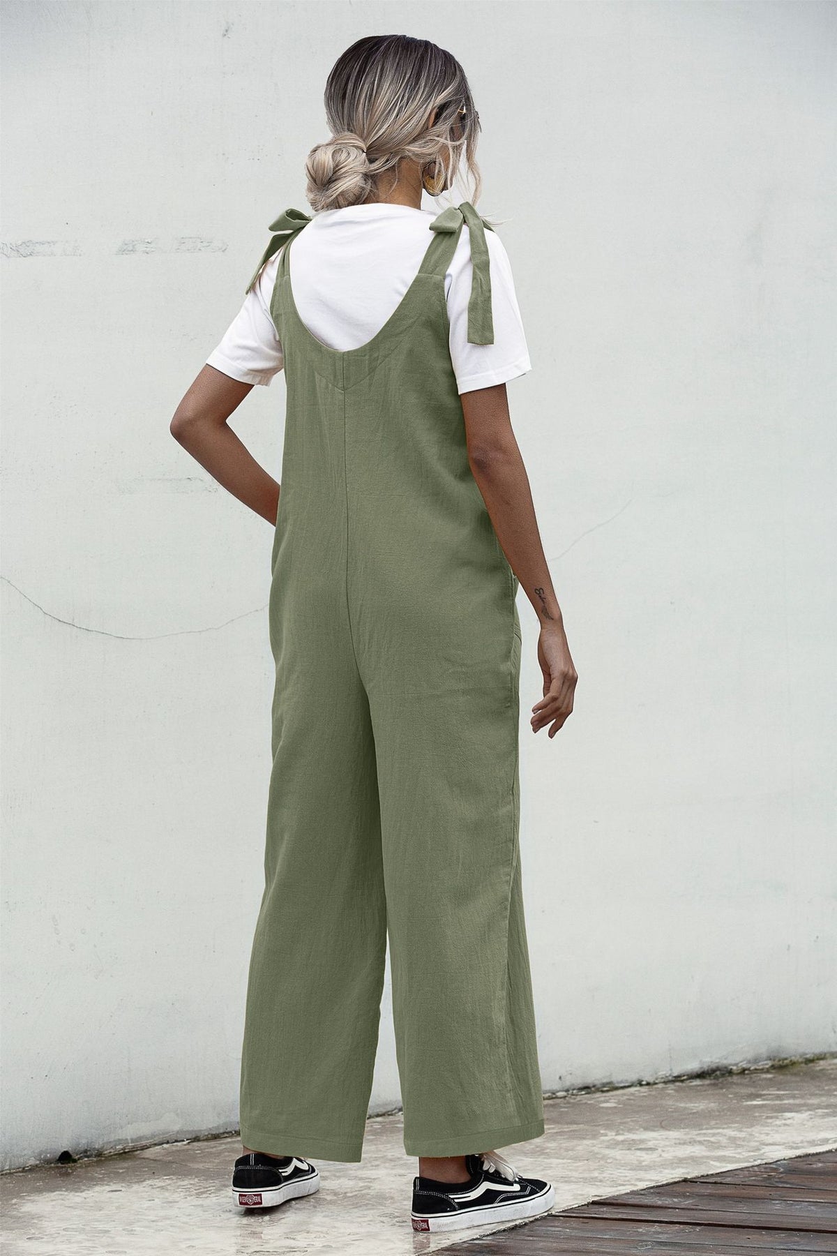 Deep U-Neck Lace-up Bow Backless Jumpsuit