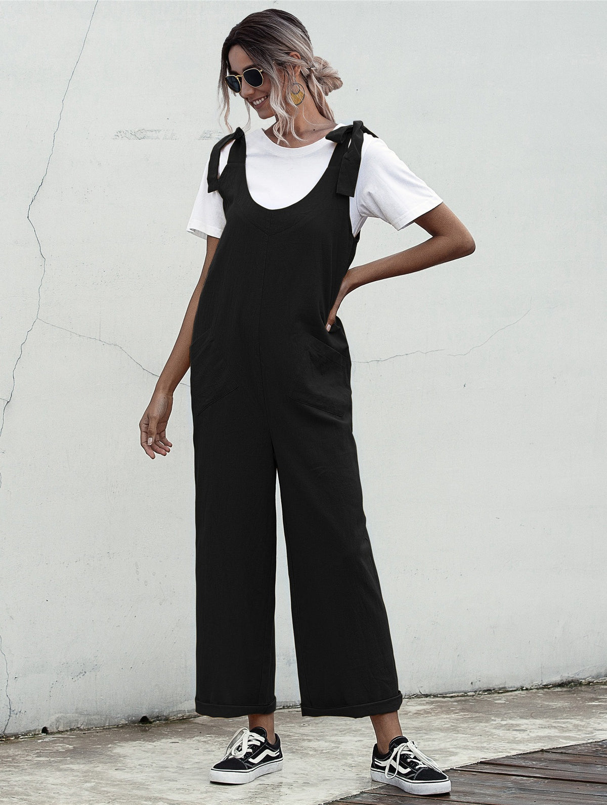 Deep U-Neck Lace-up Bow Backless Jumpsuit