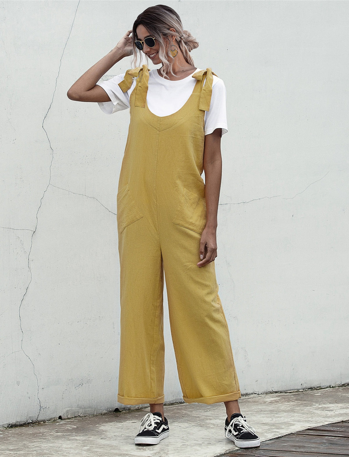 Deep U-Neck Lace-up Bow Backless Jumpsuit