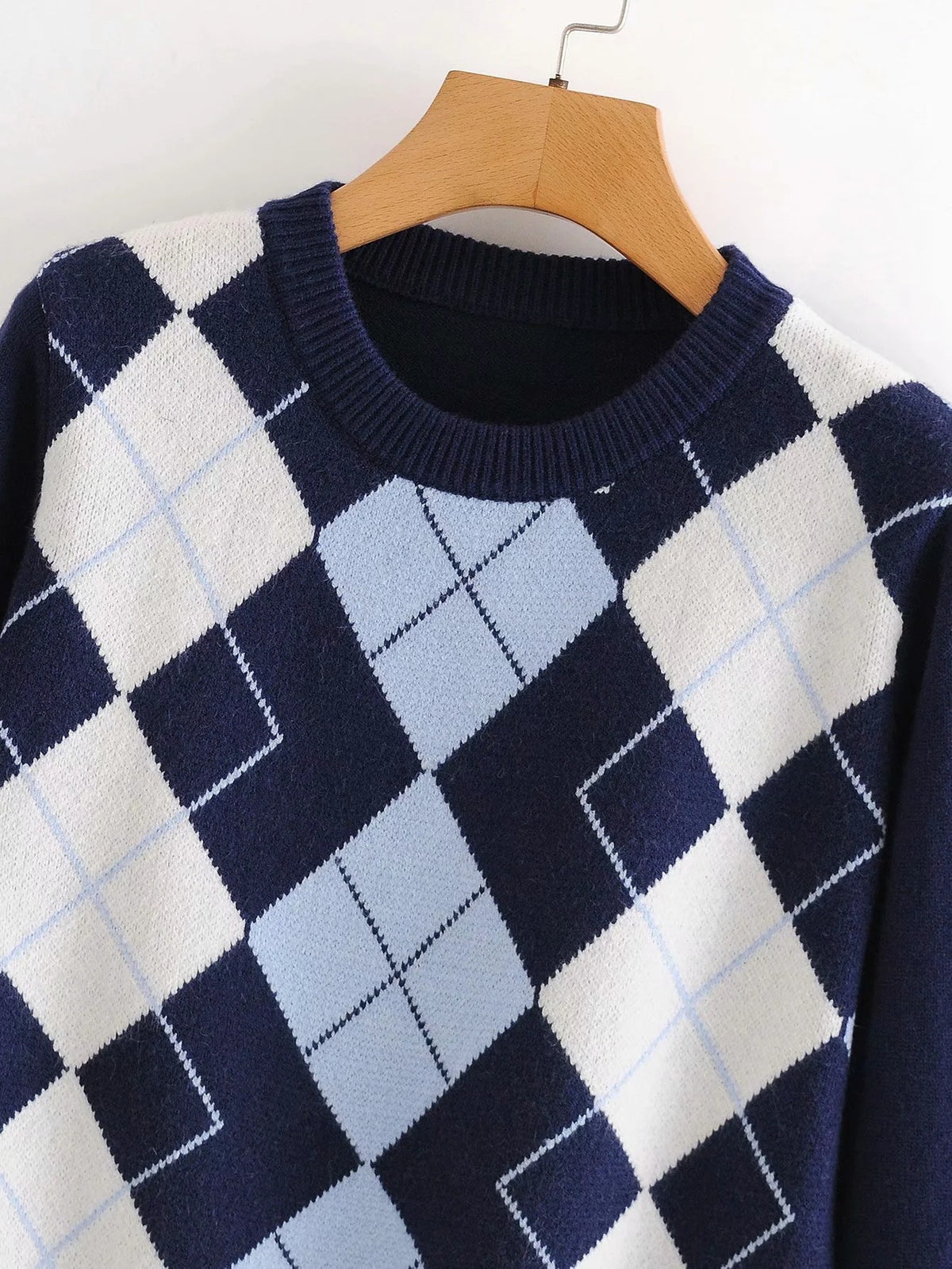 Diamond Lattice Contrast Knitting Sweater