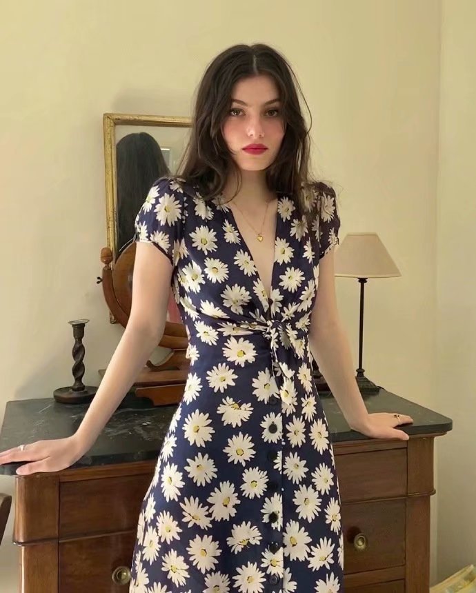 V-neck Daisy Floral Lace-up Button Bodycon Midi Dress
