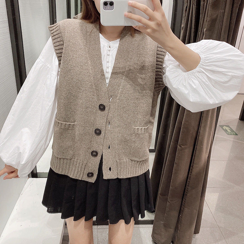 Khaki Knitting V-neck Single-breasted Vest Shorts Cardigans Two-piece Set