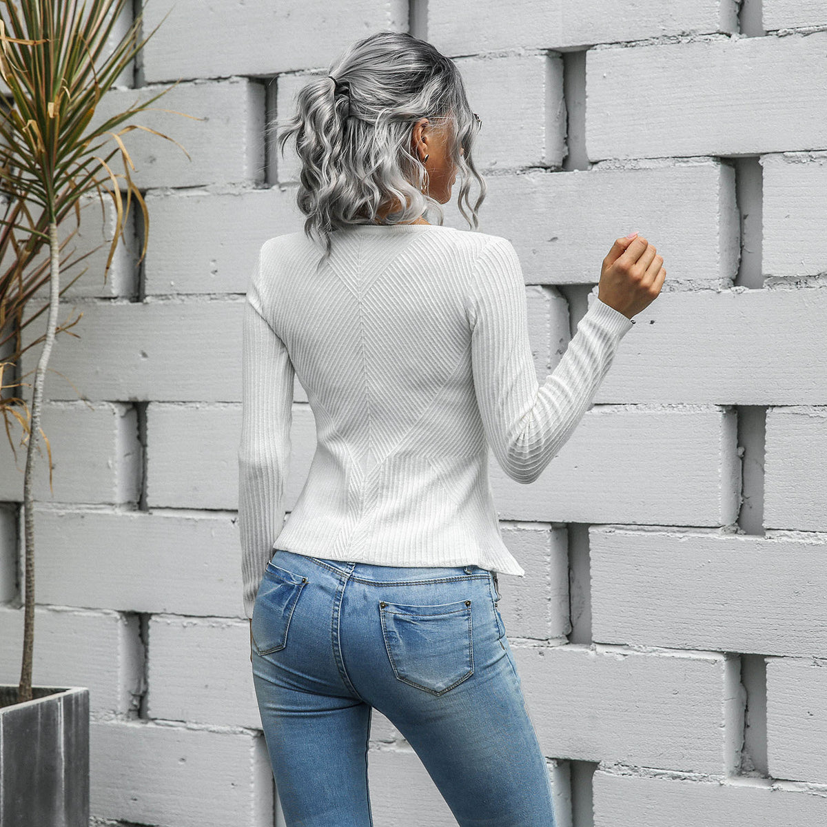 Ruffled Knit Slim-type Round Neck Sweaters