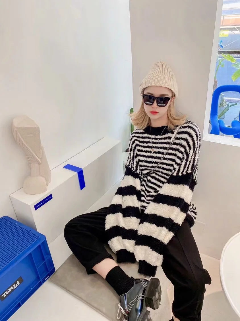 Round Collar Lantern Sleeve Stripe Knit Sweater
