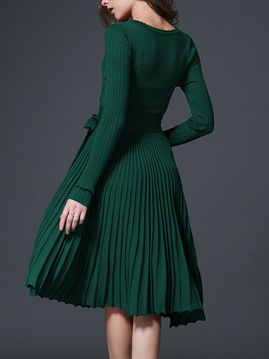 Sexy V-Neck Solid Pleated Knitted Skater Dress
